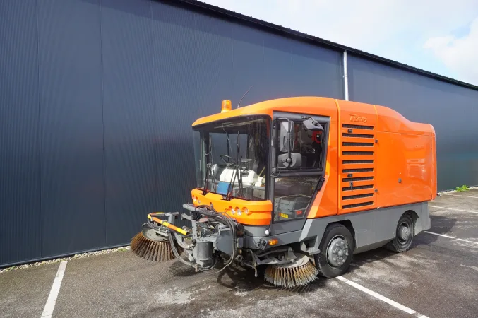 Ravo - 540 STREET SWEEPER EURO5 WITH 3RD BRUSH