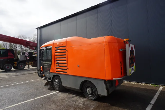 Ravo - 540 STREET SWEEPER EURO5 WITH 3RD BRUSH