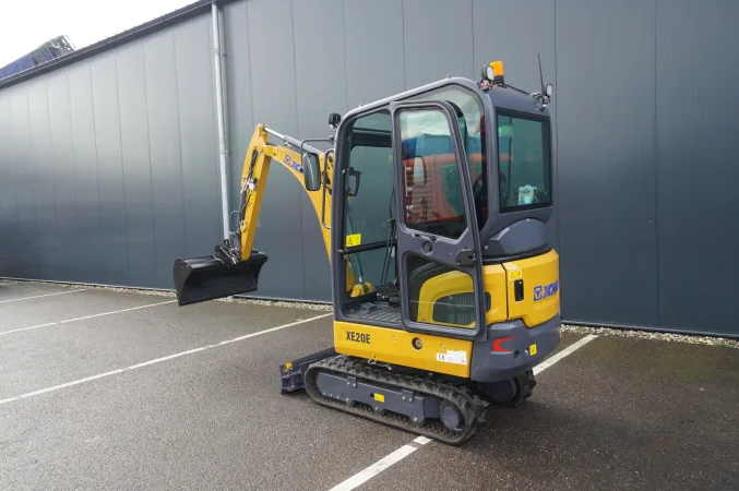 XCMG - XE20E MINI CRAWLER DIGGER WITH BUCKETS