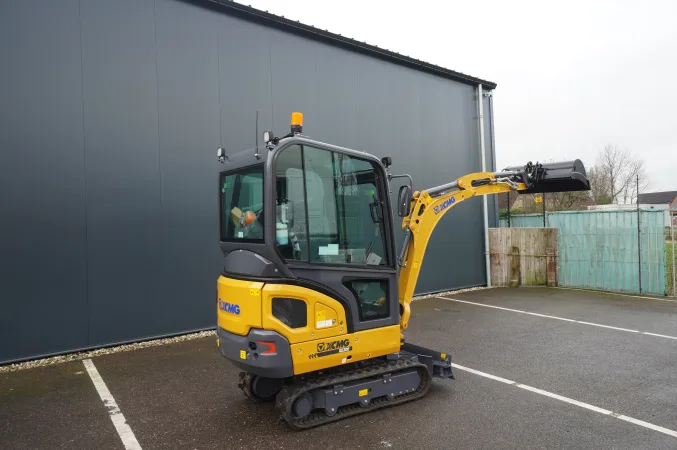 XCMG - XE20E MINI CRAWLER DIGGER WITH BUCKETS