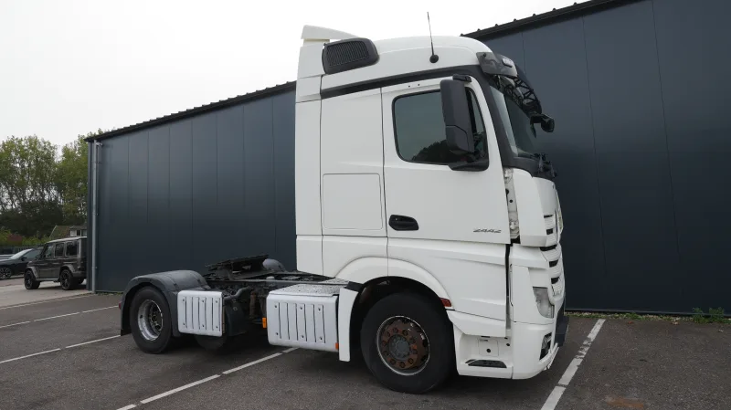 Mercedes-Benz - ACTROS 2442 6x2 RHD 481.900km