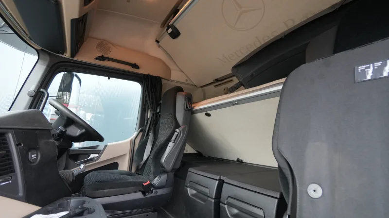 Mercedes-Benz - ACTROS 2442 6x2 RHD 481.900km