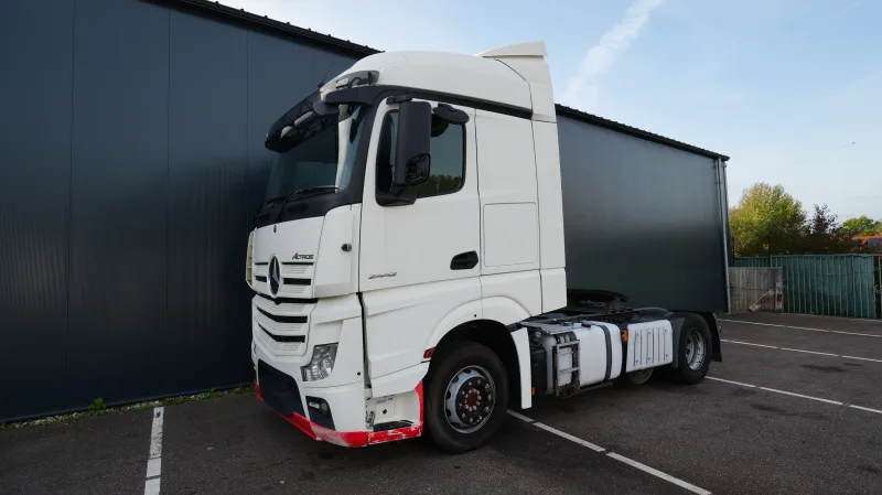 Mercedes-Benz - ACTROS 2442 6x2 RHD 518.600km