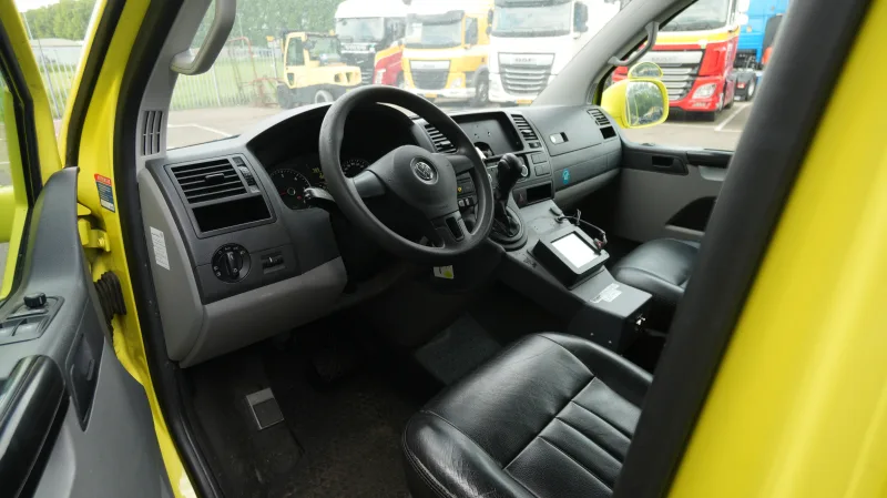 Volkswagen - TRANSPORTER AMBULANCE MEDIC TRUCK