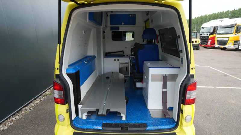 Volkswagen - TRANSPORTER AMBULANCE MEDIC TRUCK