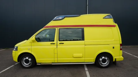 Volkswagen - TRANSPORTER AMBULANCE MEDIC TRUCK