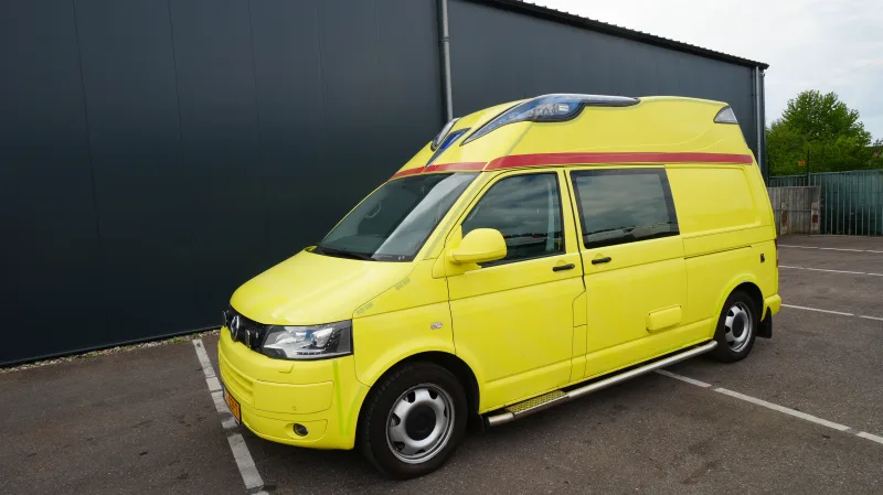 Volkswagen - TRANSPORTER AMBULANCE MEDIC TRUCK