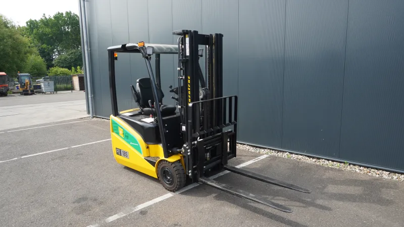 EUROTRAC - FE18-S 1.8 TON TRIPLEX 3-STAGE NEW FORKLIFT