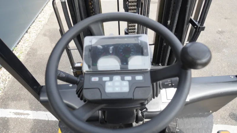 EUROTRAC - FE18-S 1.8 TON TRIPLEX 3-STAGE NEW FORKLIFT