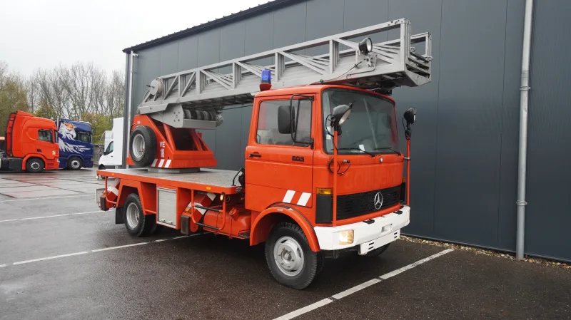 Mercedes-Benz - 809 fire ladder truck 