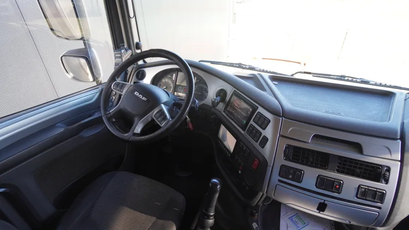 DAF - XF 460 – 8x2 hooklift truck