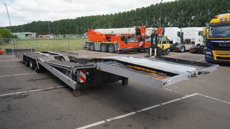 Estepe - Truck and car transport trailer