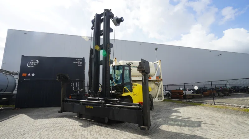 Hyster - H16.00XM-12 forklift with front container handling system