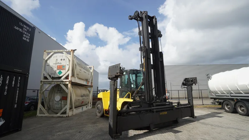 Hyster - H16.00XM-12 forklift with front container handling system