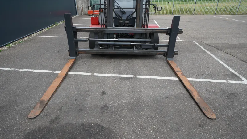 Kalmar - DCE 70-6 HE – 7-ton forklift