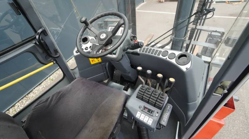 Kalmar - DCE 70-6 HE – 7-ton forklift