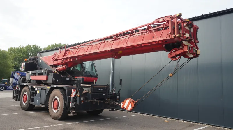 TADANO-FAUN - GR-300EX WITH JIB 4X4X4 ROUGH TERRAIN CRANE