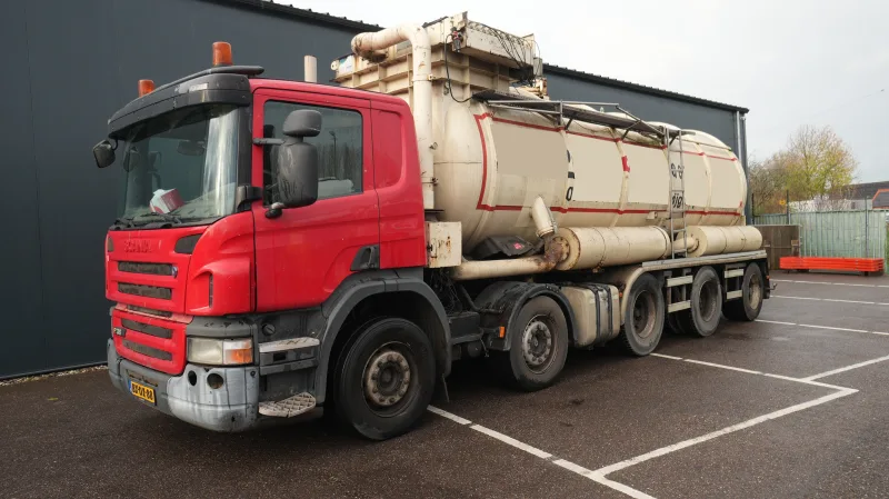 Scania - P 380 – 10x4 blow and suck truck