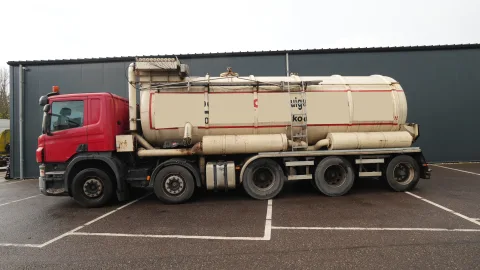Scania - P 380 – 10x4 blow and suck truck