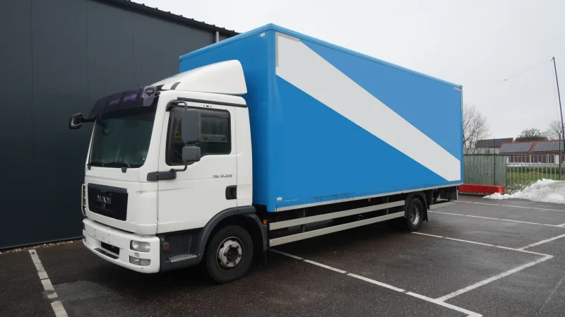 MAN - TGL 12.220 closed box truck