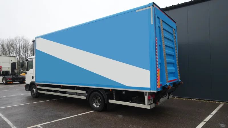 MAN - TGL 12.220 closed box truck