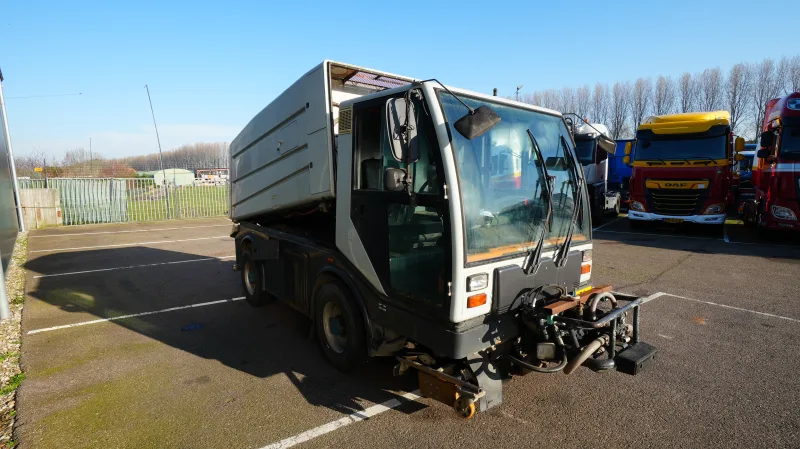 BUCHER-GUYER - STREET HIGH PRESSURE/SUCK CLEANER