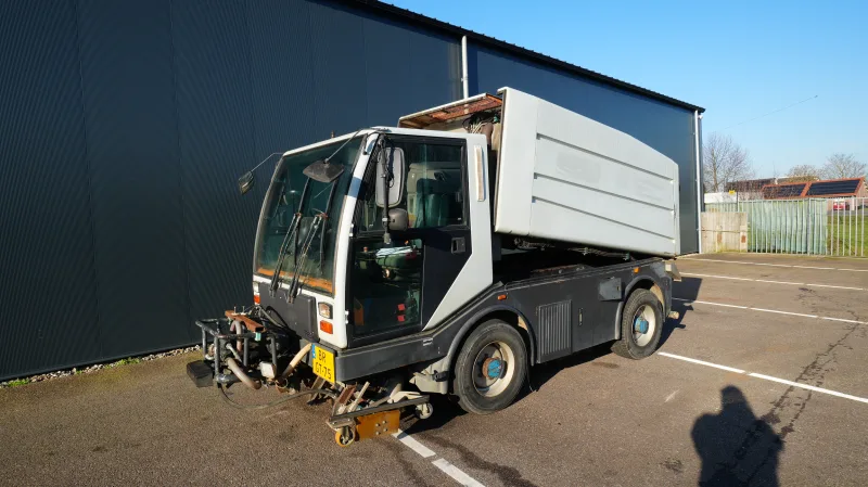 BUCHER-GUYER - STREET HIGH PRESSURE/SUCK CLEANER