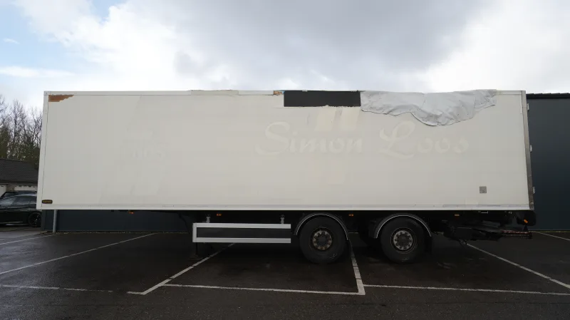 Pacton - Closed box trailer damaged box