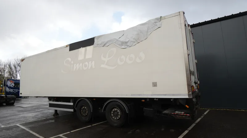 Pacton - Closed box trailer damaged box