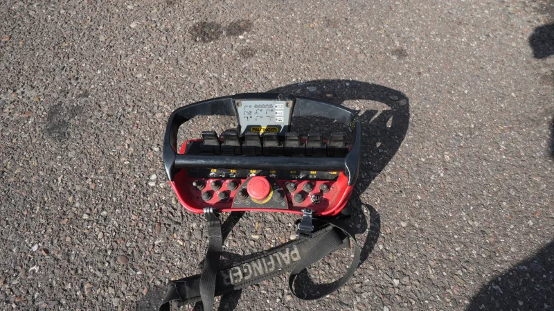 Iveco - Trakker 410 8x4 Cable system with Crane