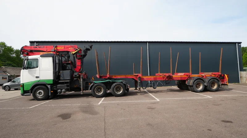 Volvo - FH 460 6x4 combi with Palfinger SRX 47 crane and log transport trailer