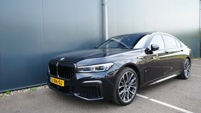 BMW - 745Le xDrive Hybrid 6-cyl