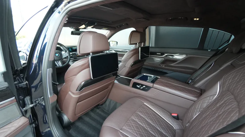 BMW - 745Le xDrive Hybrid 6-cyl