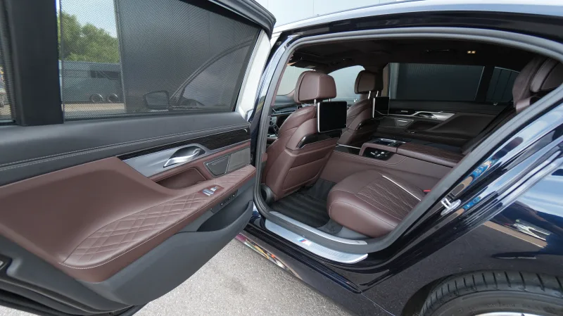 BMW - 745Le xDrive Hybrid 6-cyl