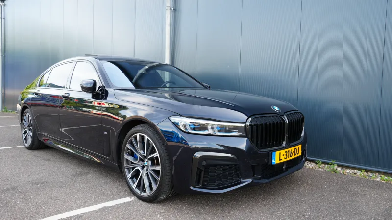 BMW - 745Le xDrive Hybrid 6-cyl