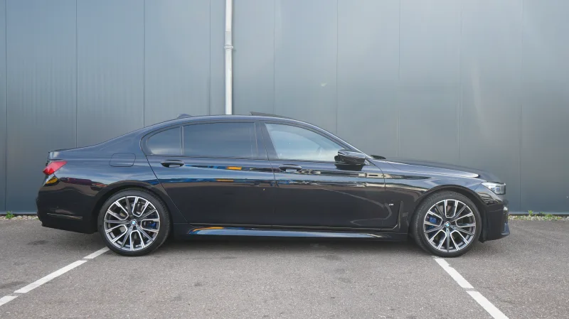 BMW - 745Le xDrive Hybrid 6-cyl