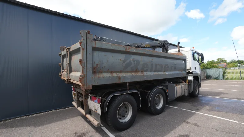 MAN - TGS 26.440 6x6 cable system tipper truck with palfinger Q 180Z crane