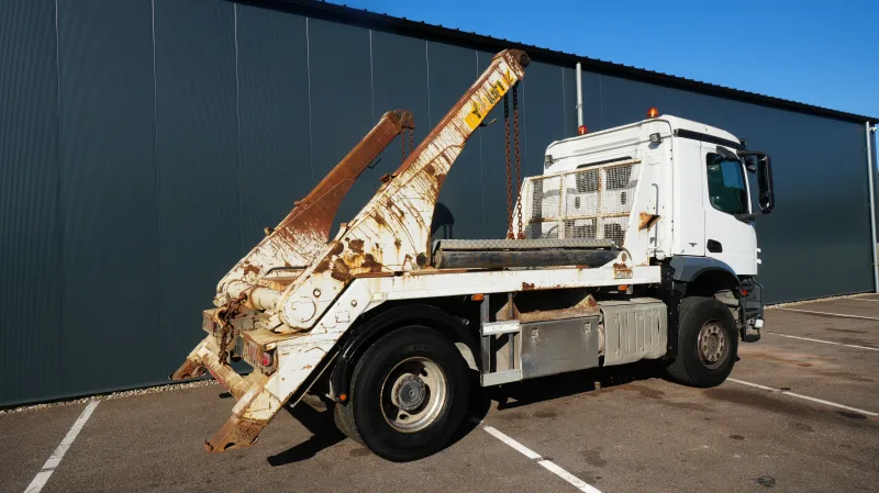 Mercedes-Benz - AROCS 1927 portal arm system 584.600km