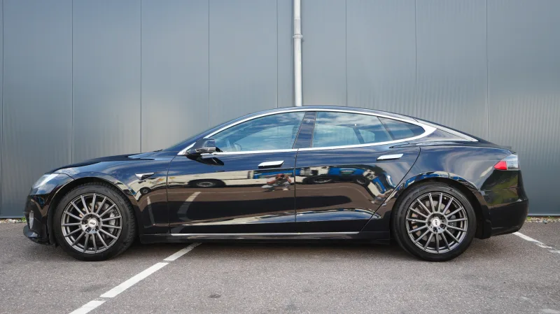 TESLA - MODEL S 100D