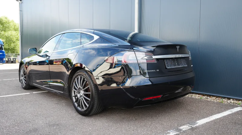 TESLA - MODEL S 100D