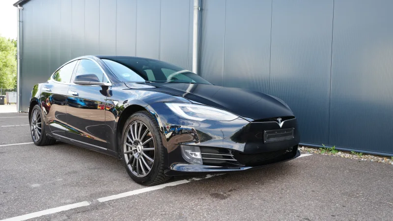 TESLA - MODEL S 100D