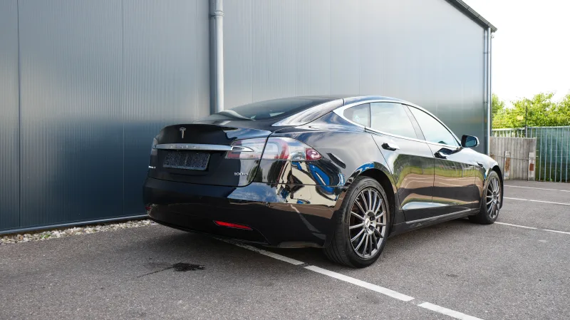 TESLA - MODEL S 100D