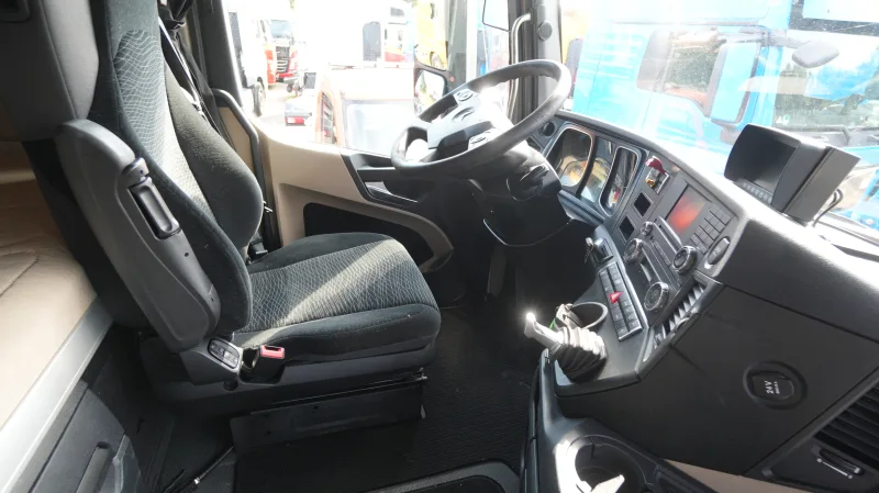 Mercedes-Benz - ACTROS 2742 ADR 6x2 tractor unit