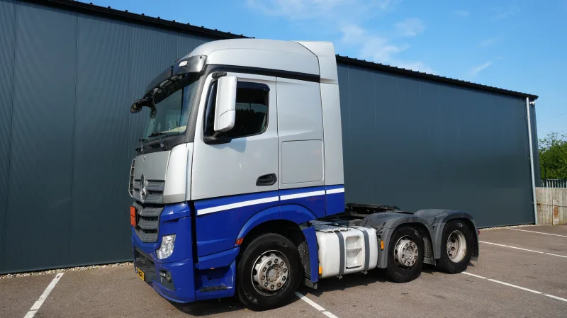 Mercedes-Benz - ACTROS 2742 ADR 6x2 tractor unit