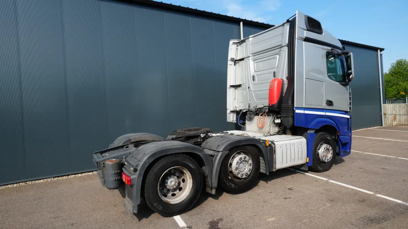 Mercedes-Benz - ACTROS 2742 ADR 6x2 tractor unit