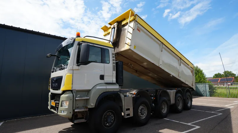 MAN - TGS 49.460 10x8 tipper 413.700km