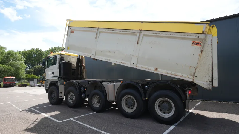 MAN - TGS 49.460 10x8 tipper 413.700km