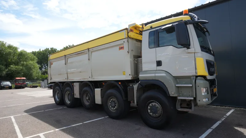 MAN - TGS 49.460 10x8 tipper 413.700km