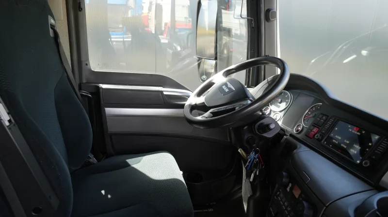 MAN - TGS 49.460 10x8 tipper 413.700km