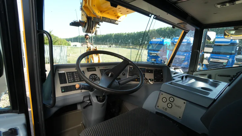 Terex-Demag - AC 50-1 MOBILE CRANE